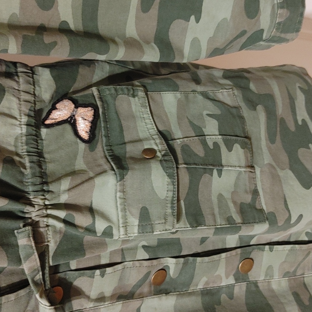 🤢 Justice Jacket - Picture 4 of 14